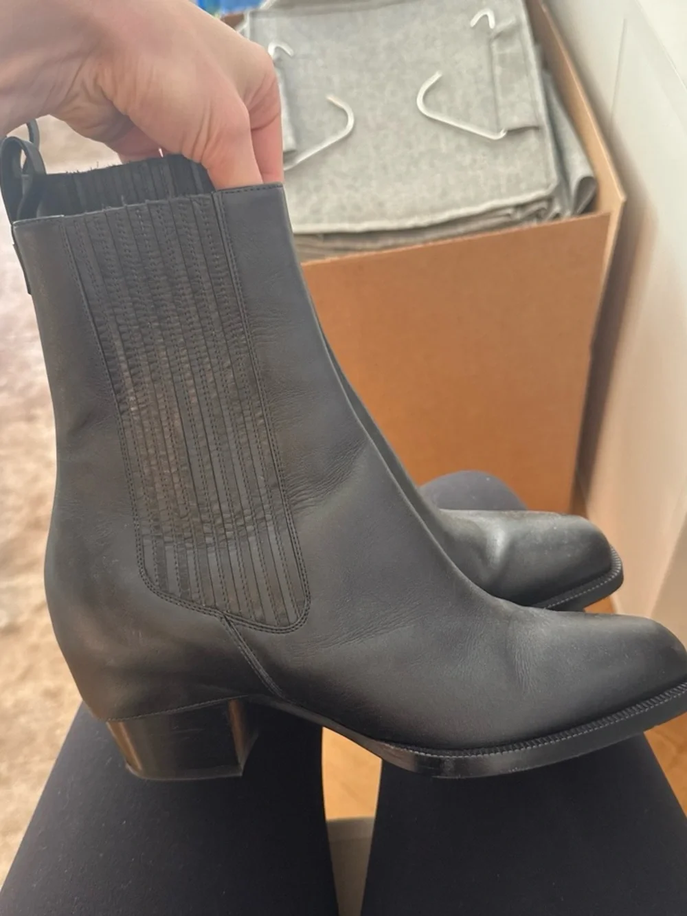Fendi side black